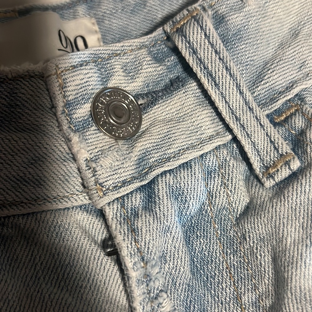 Abercrombie&Fitch Lowrise Denim Shorts - Picture 4 of 4